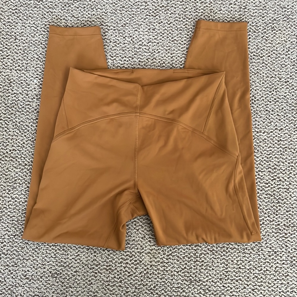 🎉HP🎉 Like new high rise Lululemon leggings